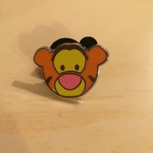 NWOT Disney Tigger Pin